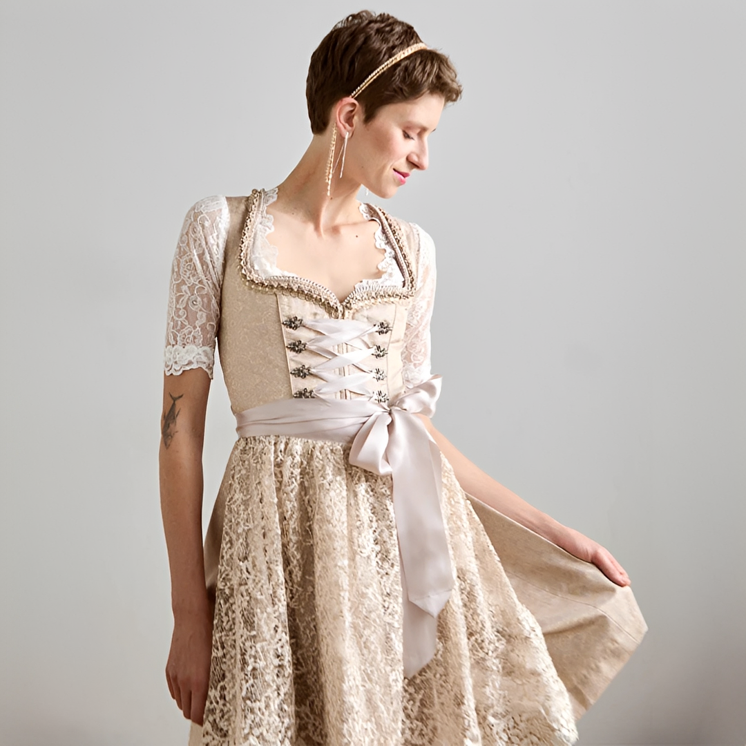 Eunes - Stylish women's lace-up dress