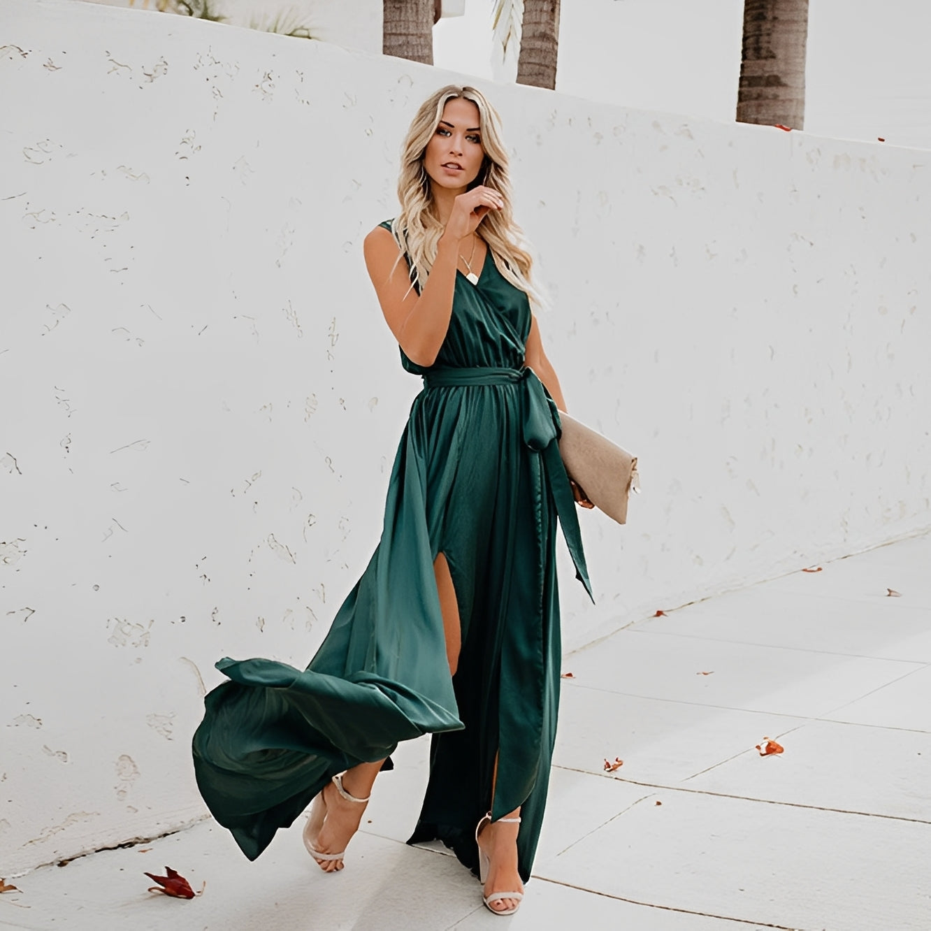 Jamie - Stylish women's long dress with a side slit