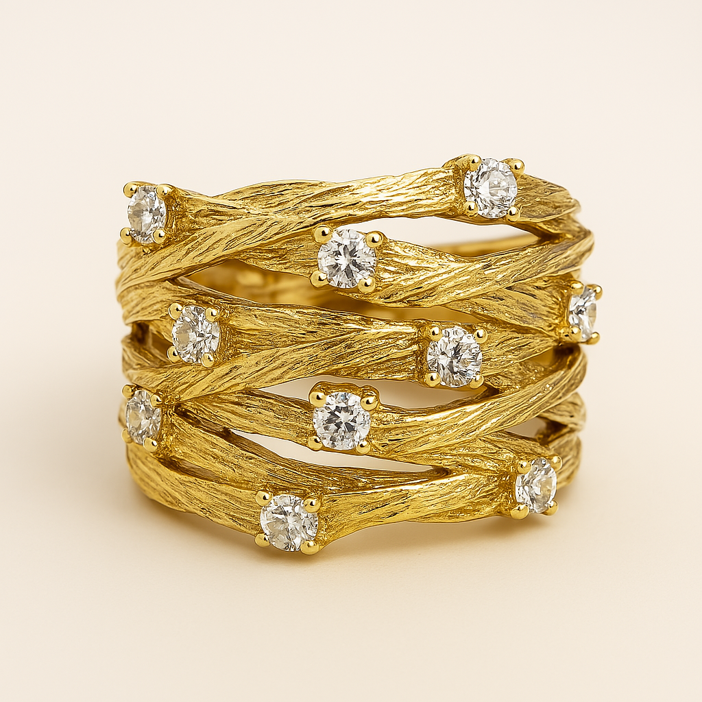 Marisse – Golden vintage style ring with subtle shine