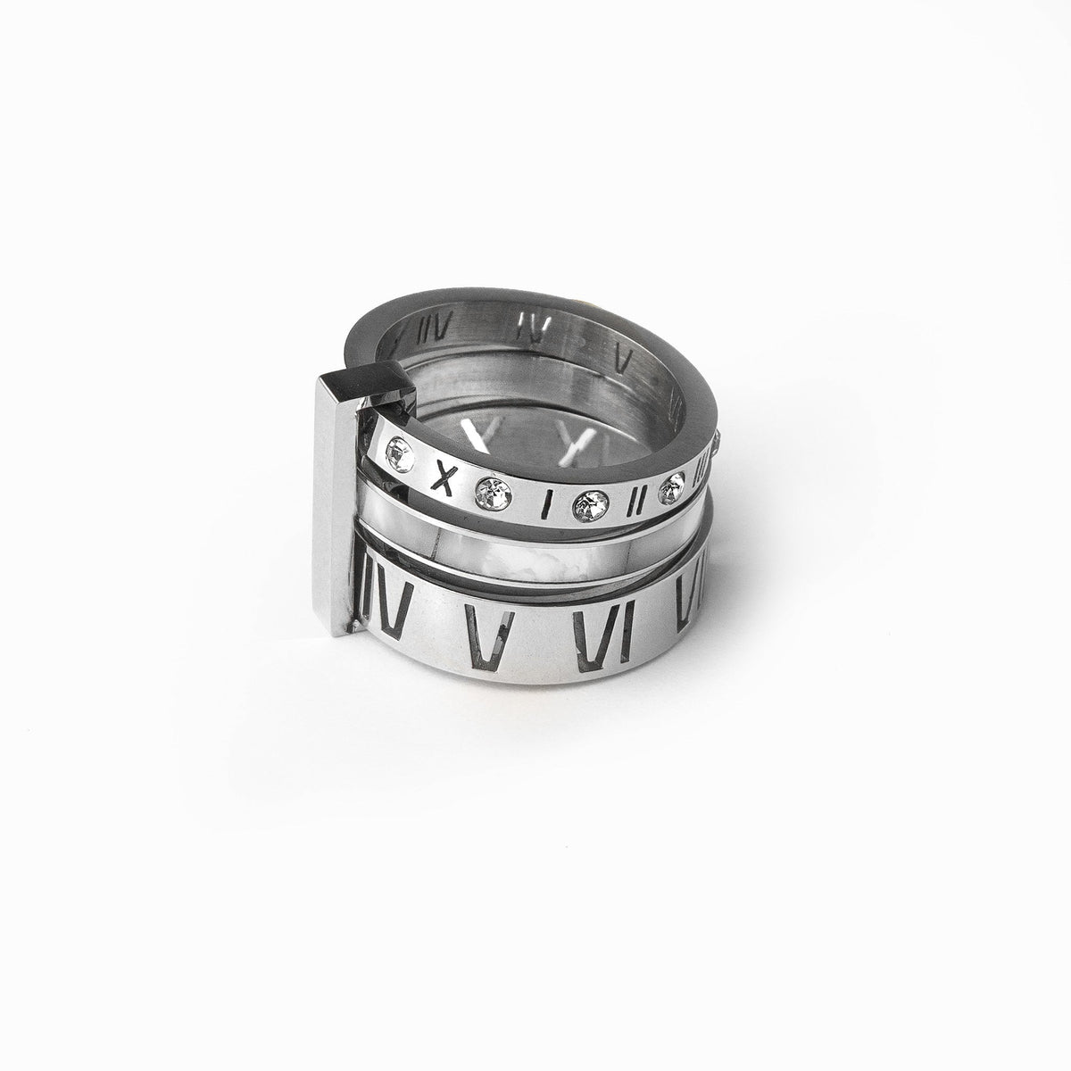 Isabelle – Stacked triple ring with bright stones