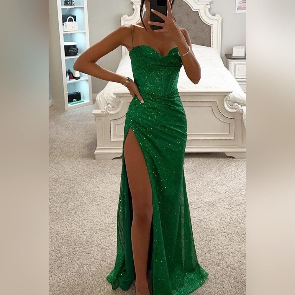 Elina – Evening dress with heart-shaped neckline