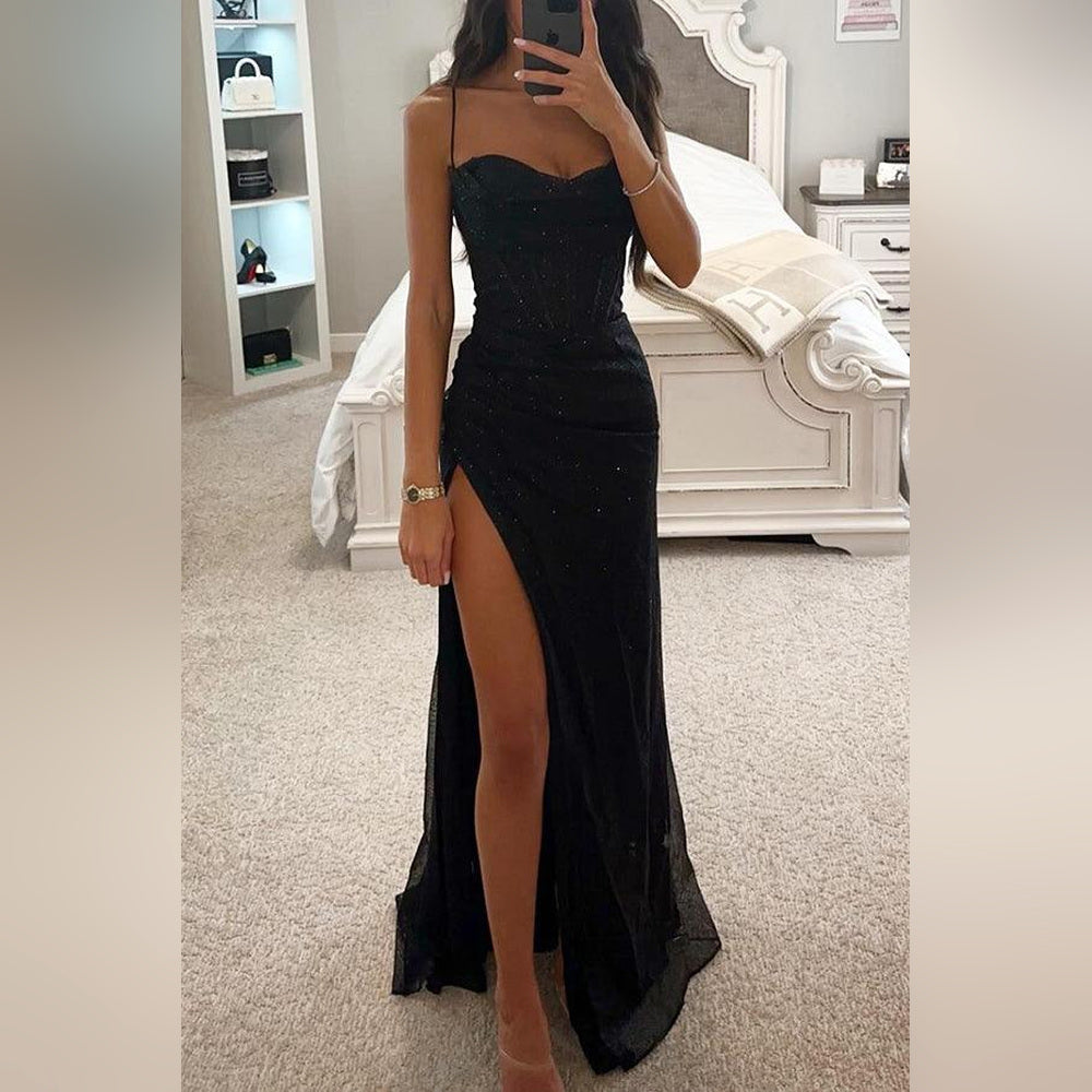Elina – Evening dress with heart-shaped neckline