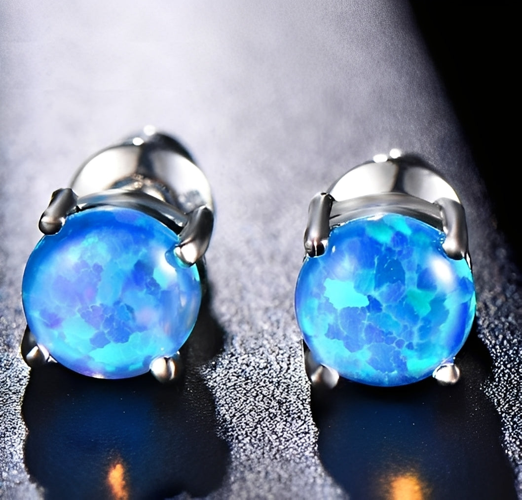 Camille – Elegant stud earrings in opal