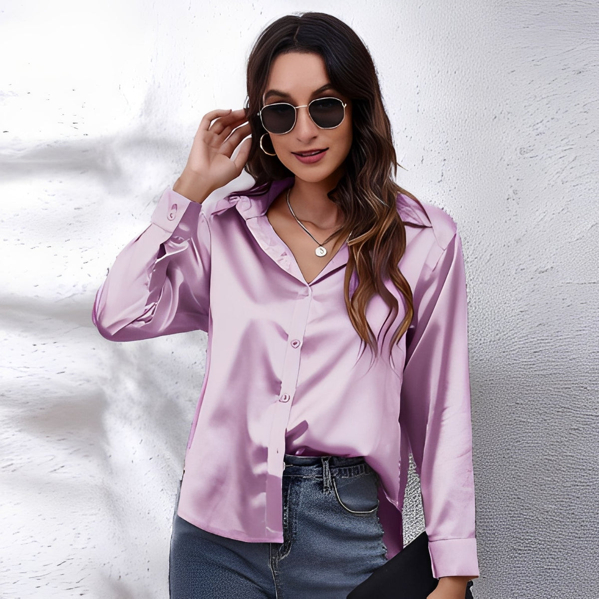 Haylee - Lightweight and shiny blouse