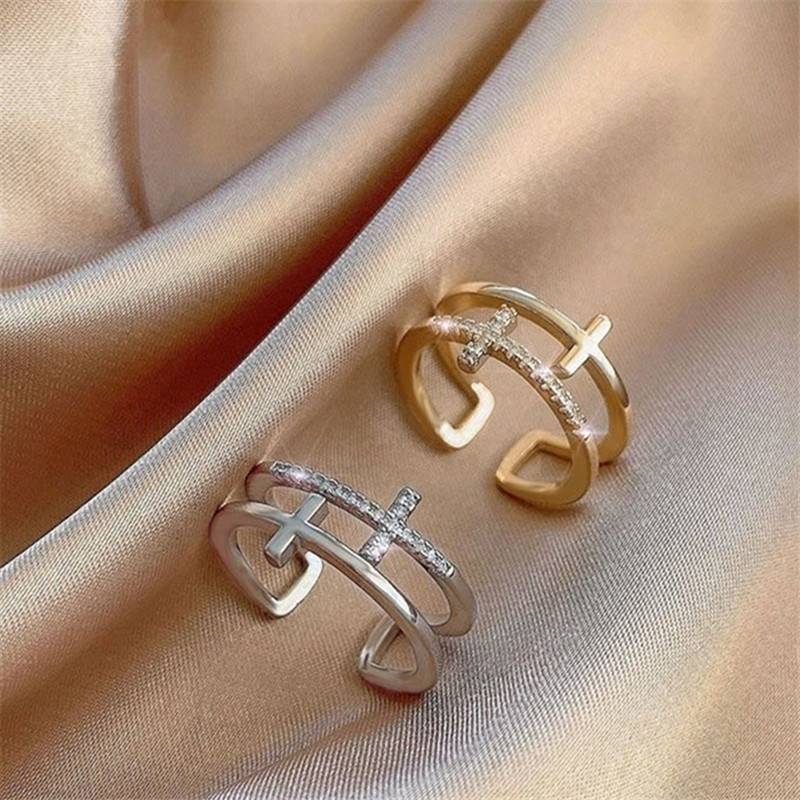 Double bar - delicate crossed ring