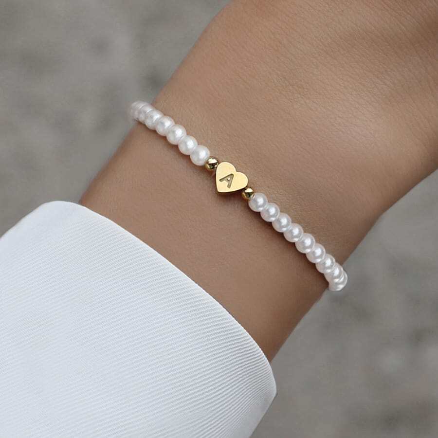 Pearl bracelet with engraved initials - Custom heart-shaped pearl bracelet