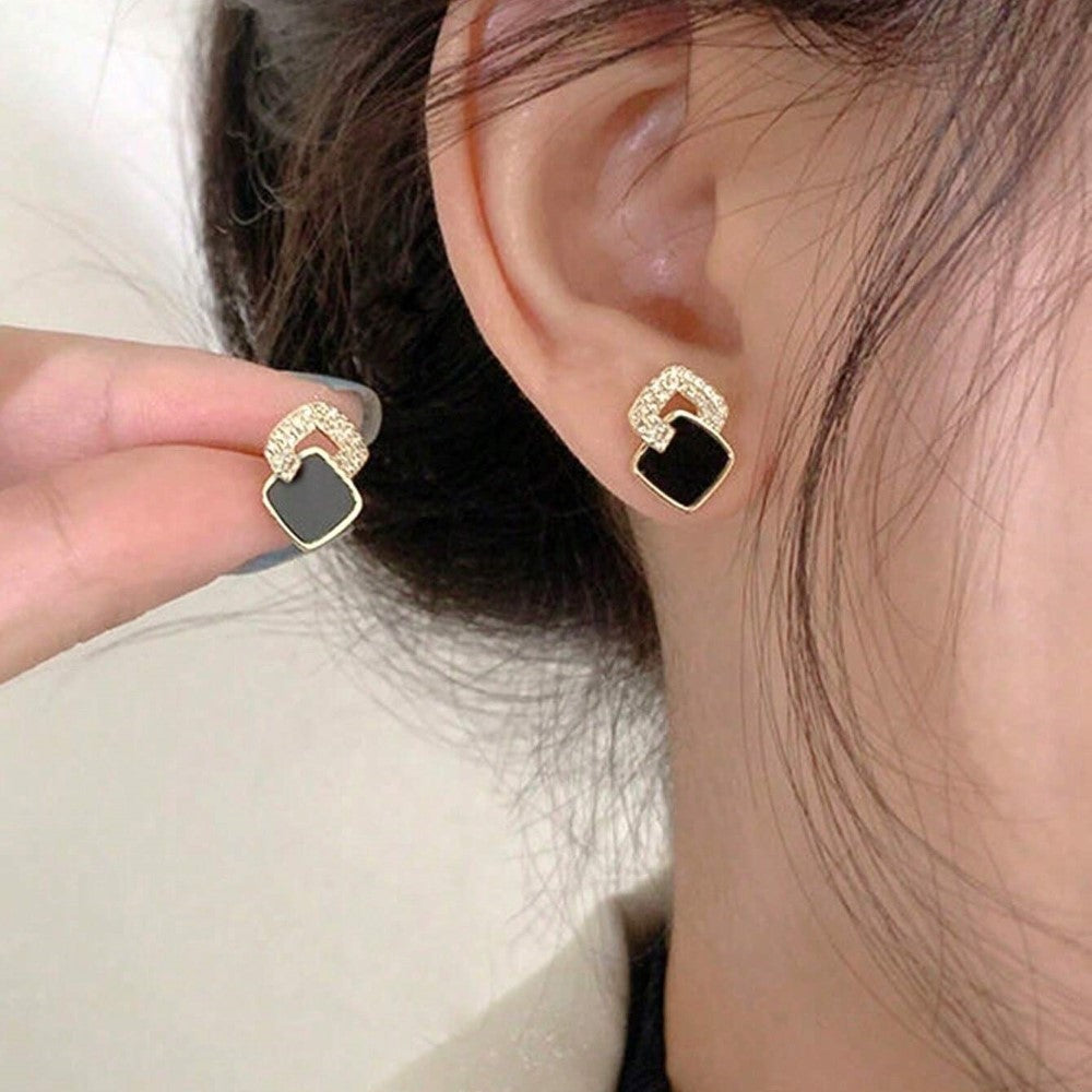 Geometric Earrings – Modern Black Design