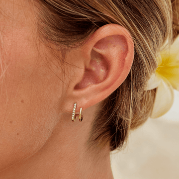 Zendaya – Earrings in Claw Shape