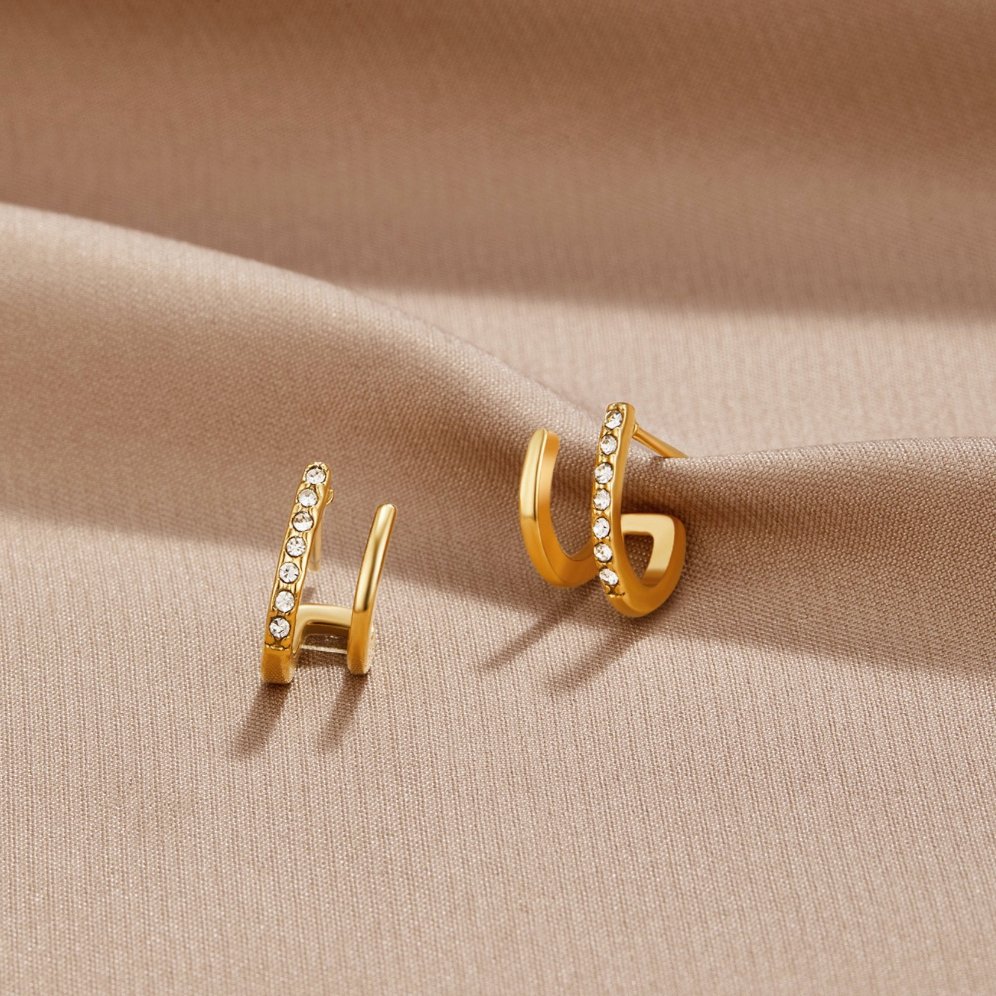 Zendaya – Earrings in Claw Shape