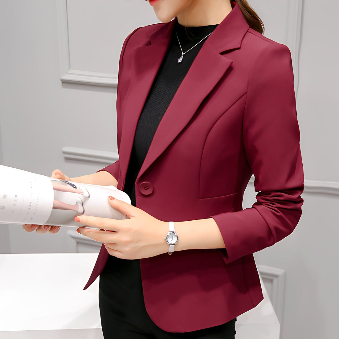 Lindy - Elegant one-button blazer for women