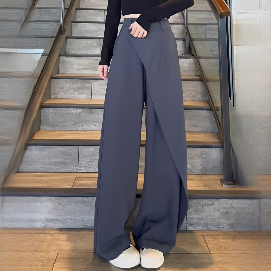 April - Fashionable wide-leg pants for women
