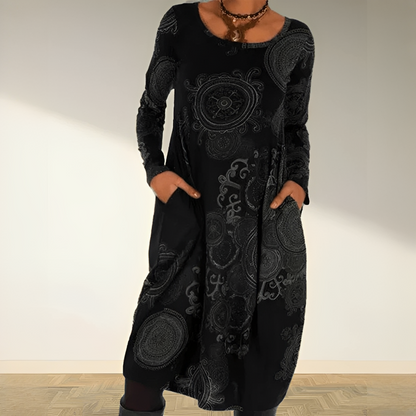 Akami - A women's dress that's both relaxed and sophisticated