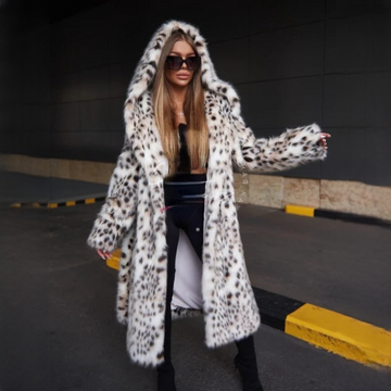 Natascha - Elegant and Chic Coat
