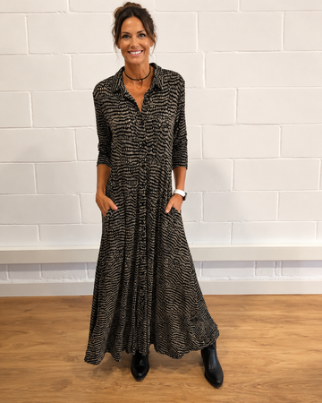 Damiana - Stylish V-Neck Dress with Collar