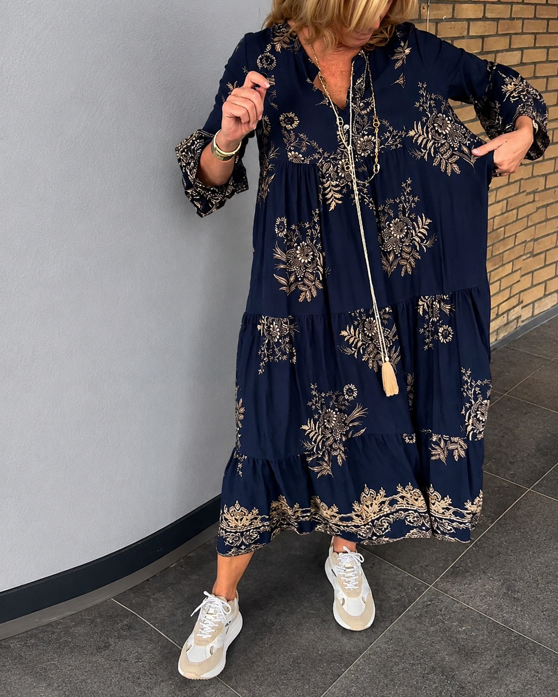 Bélise - Retro Loose V-Neck Dress