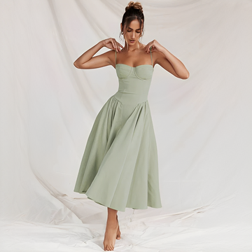 Michaela - Stylish and Sophisticated Midi Dress