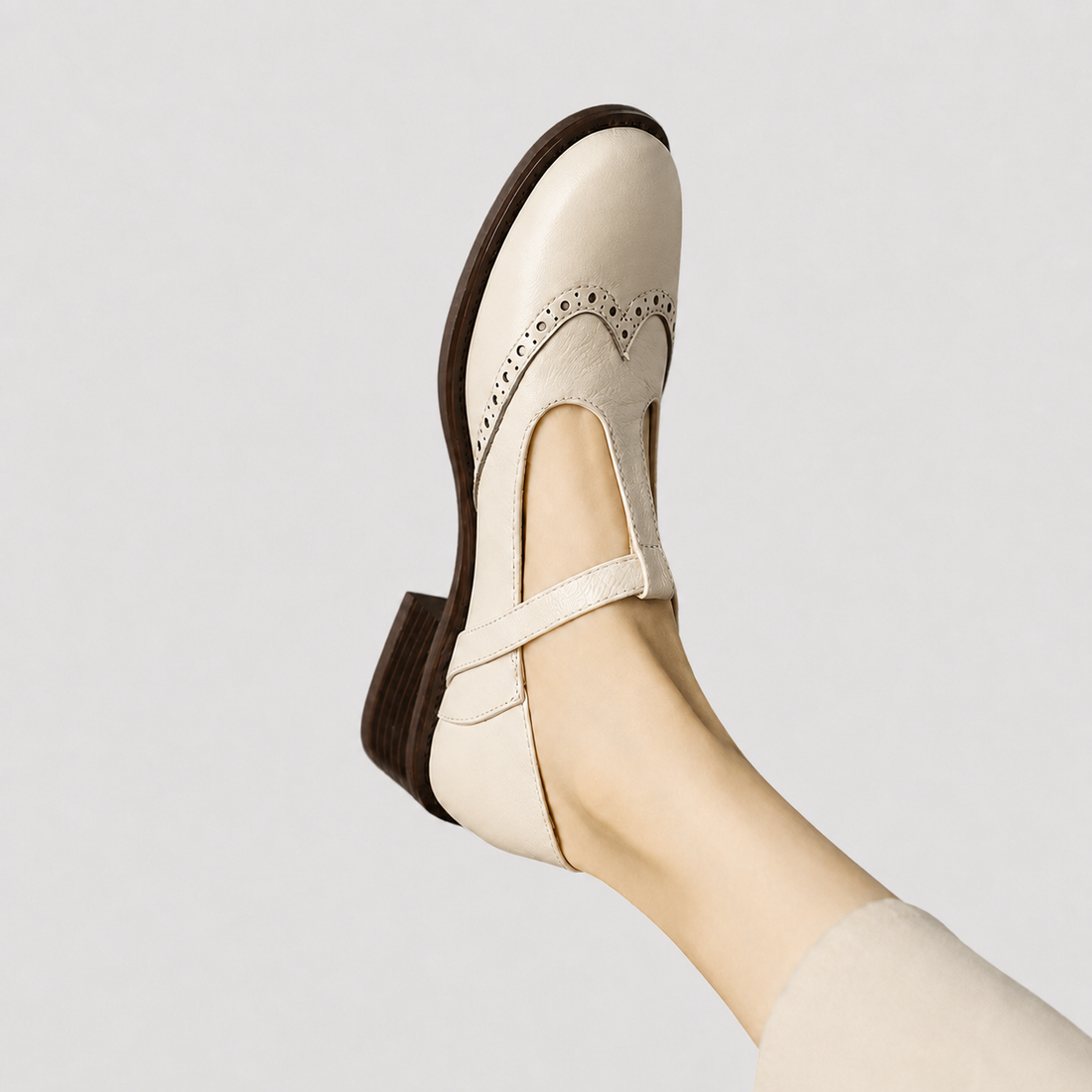 Livian - Retro Style Heeled Sandals