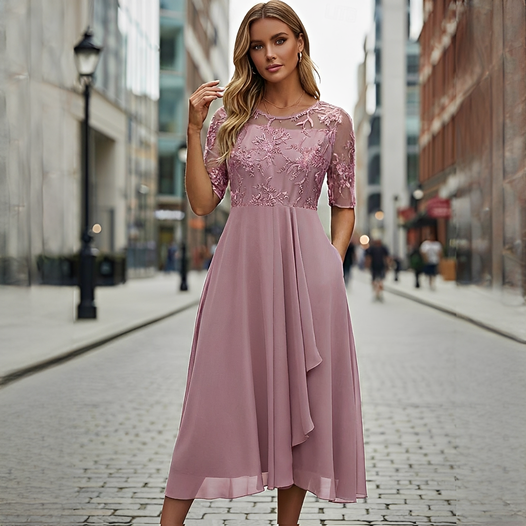 Victoria - Graceful Lace Hollow Dress