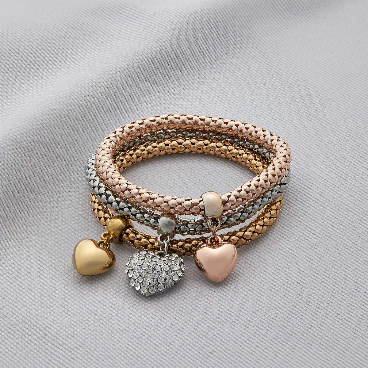 Aria – Metal bracelet with solid hearts