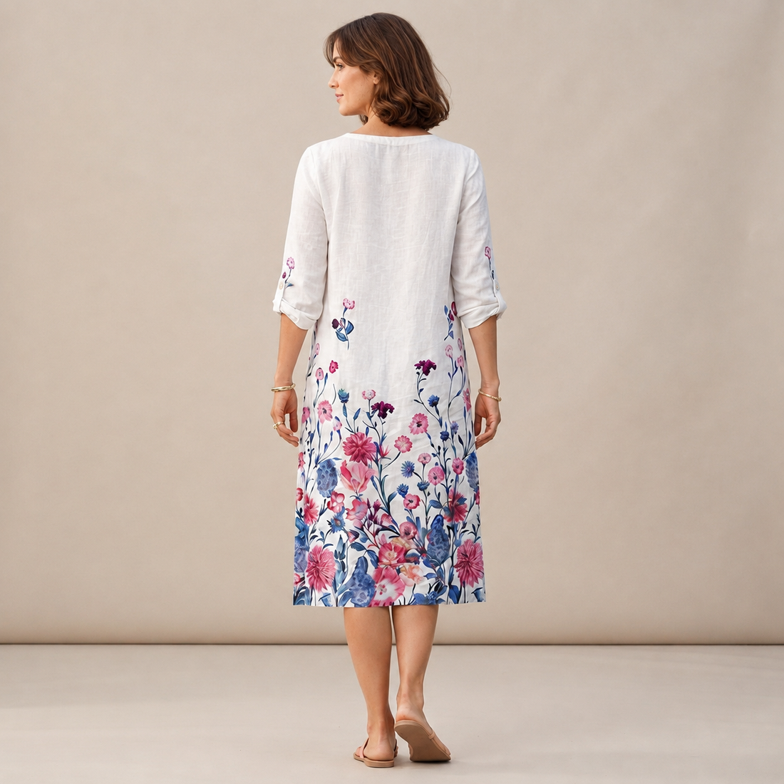 Ninna - Stylish and Flowing V-Neck Dress
