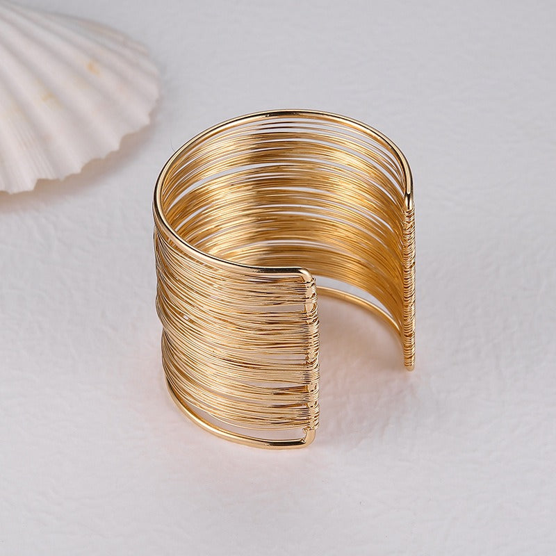 Nadine – Golden Vintage Style Bracelet