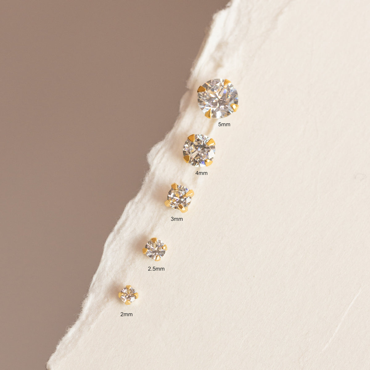Sloane - Mini Bright Earrings of 2mm
