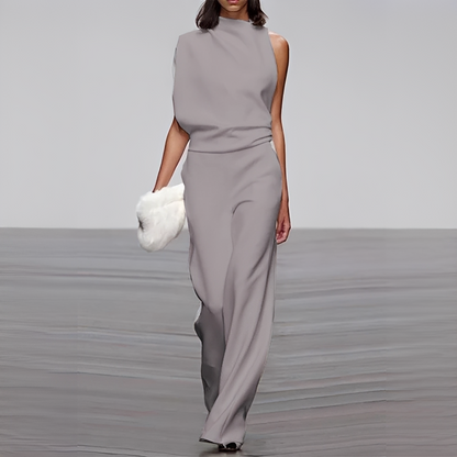 Noviem - Chic women's jumpsuit with round neckline