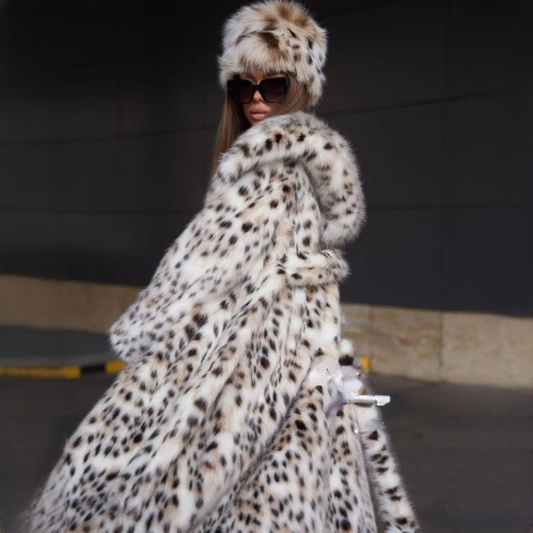 Natascha - Elegant and Chic Coat