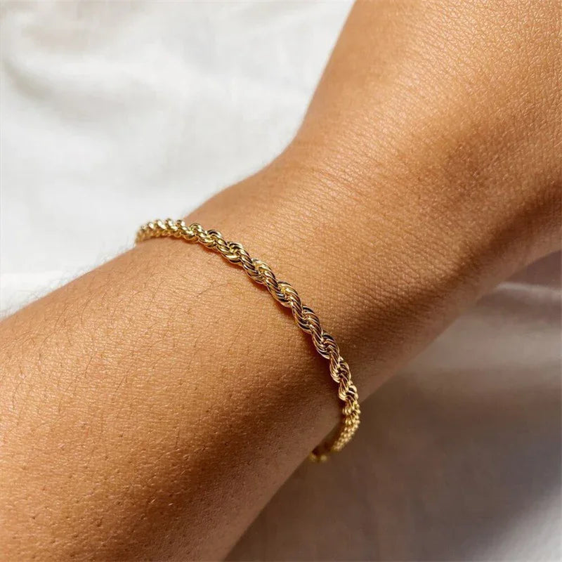 Gigi – Elegant golden rope link bracelet