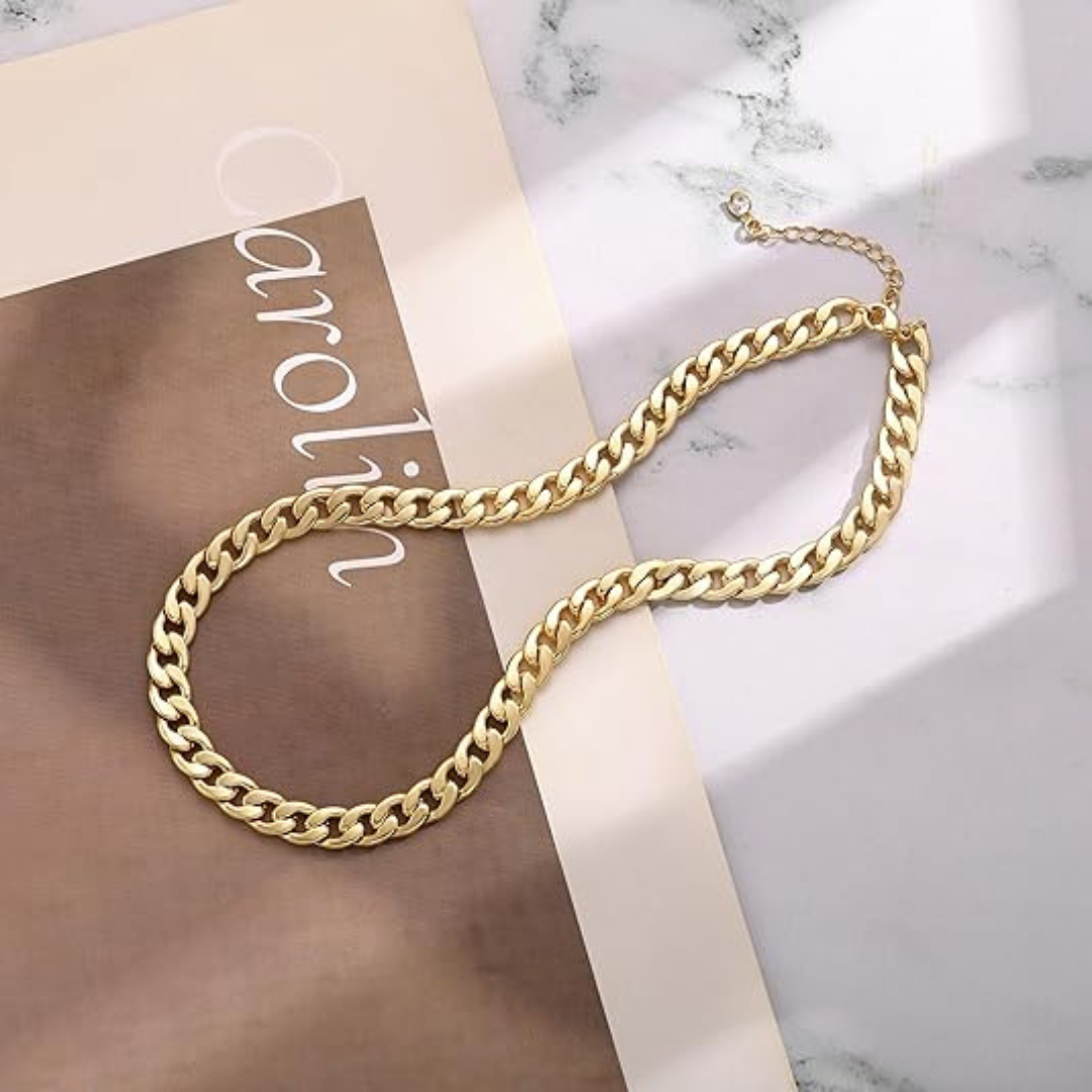 Anabel – Necklace with golden links