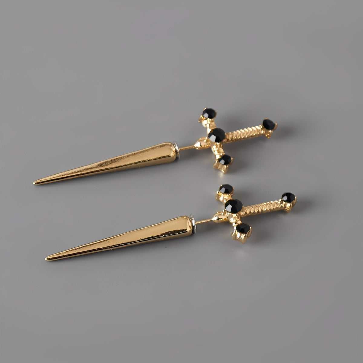 Lionore – Gothic Sword-Shaped Earrings