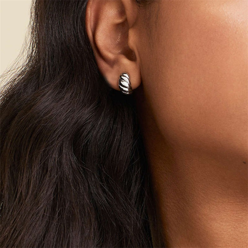 Ellie – Gold Croissant Earrings