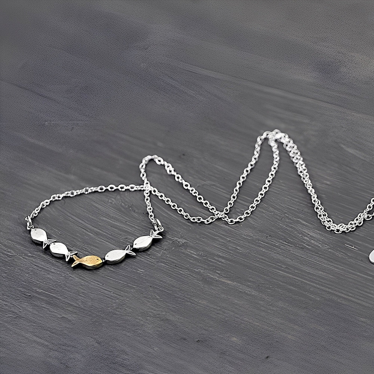 Amandine – Elegant Collar of Golden Fish