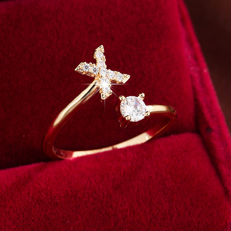 Nova – Modern open ring with initial