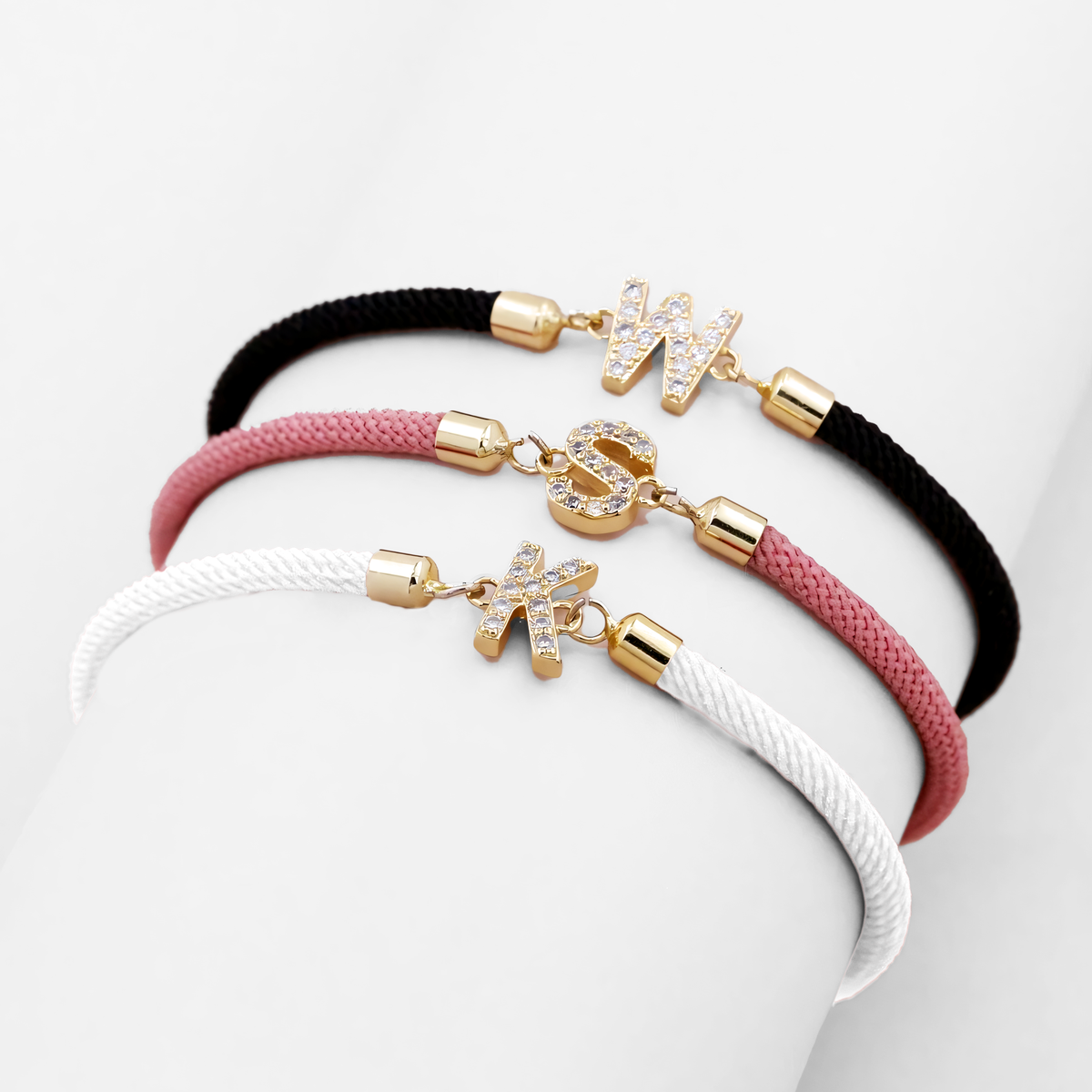 Calla – Adjustable bracelet with engraved initial