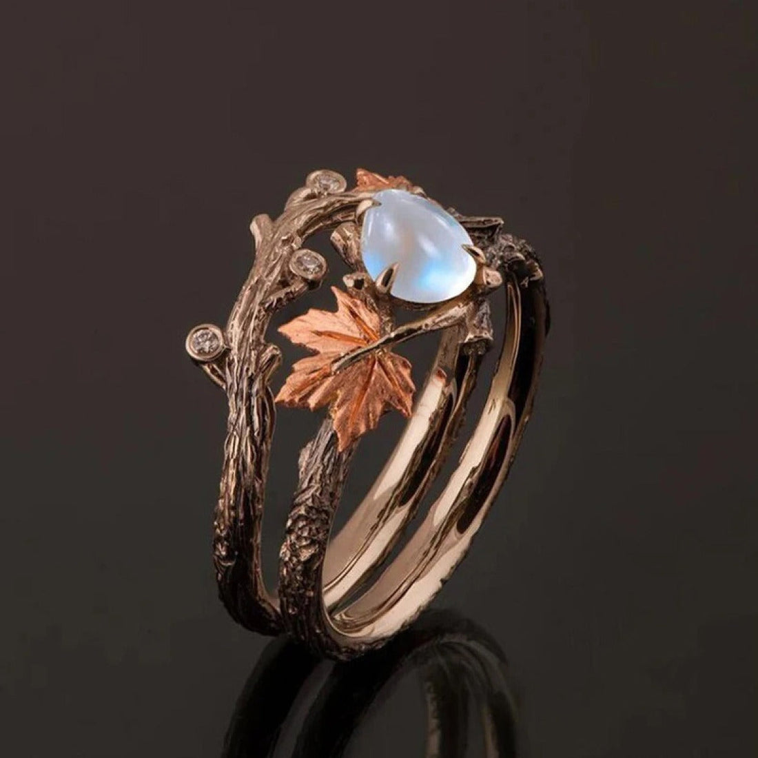 Ysia – Ring of Moonstone in Natural Style