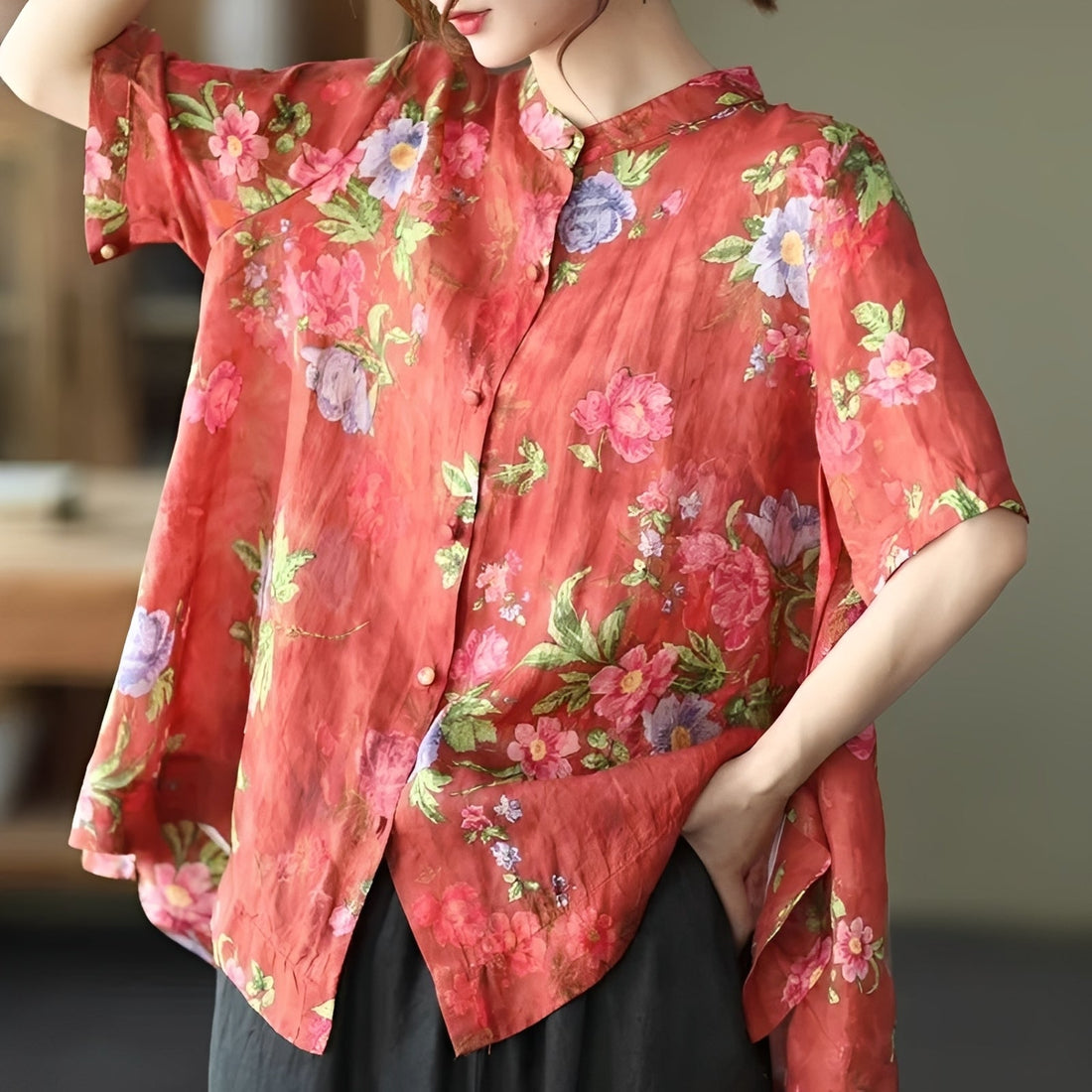 Alana - Women's fashionable blouse with mid-length sleeves