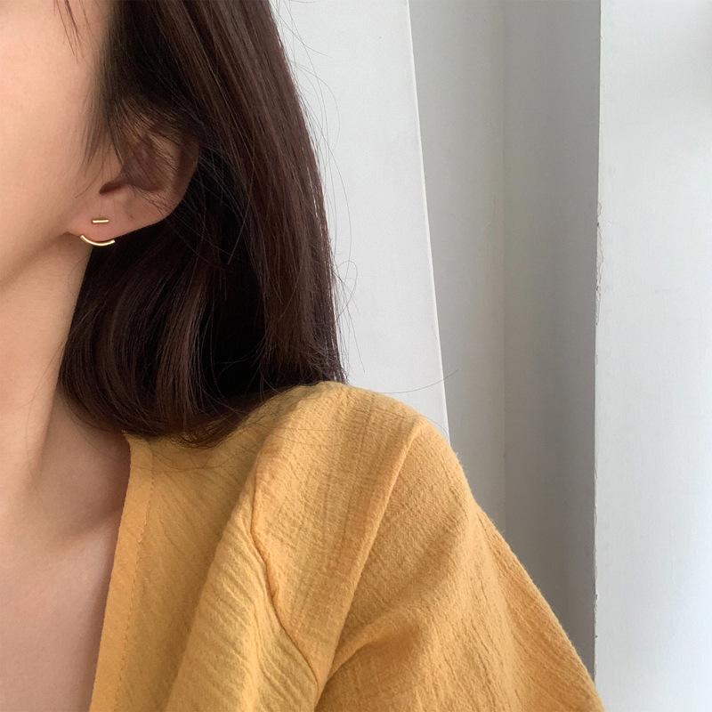 Hugger Bar Jacket Earring
