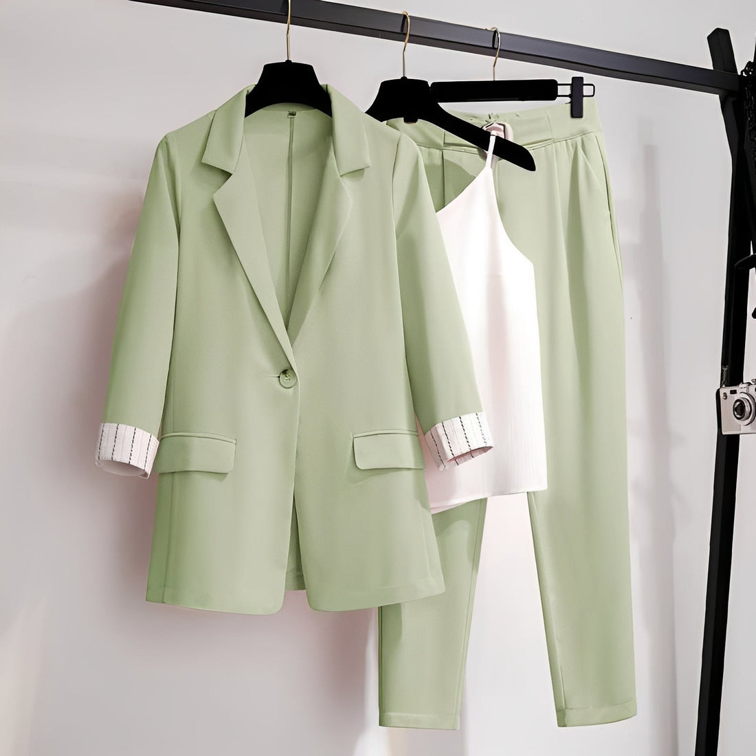 Paula - Stylish three-piece blazer set for women