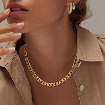 Anabel – Necklace with golden links