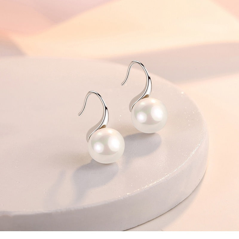 Cess – Vintage earrings with elegant pearls
