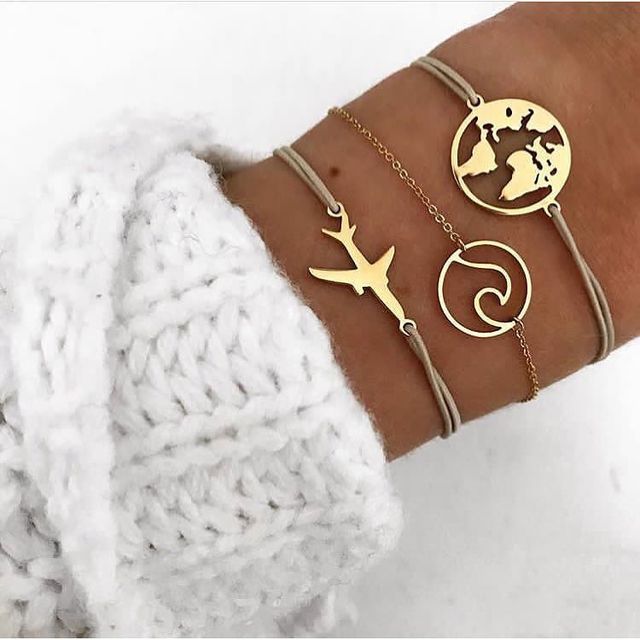 Alora – elegant set of lime bracelets