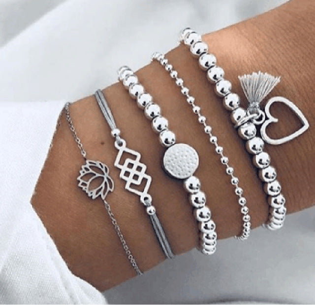 Alora – elegant set of lime bracelets