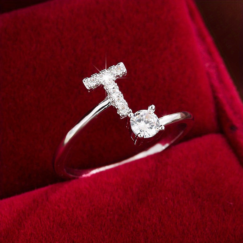 Nova – Modern open ring with initial
