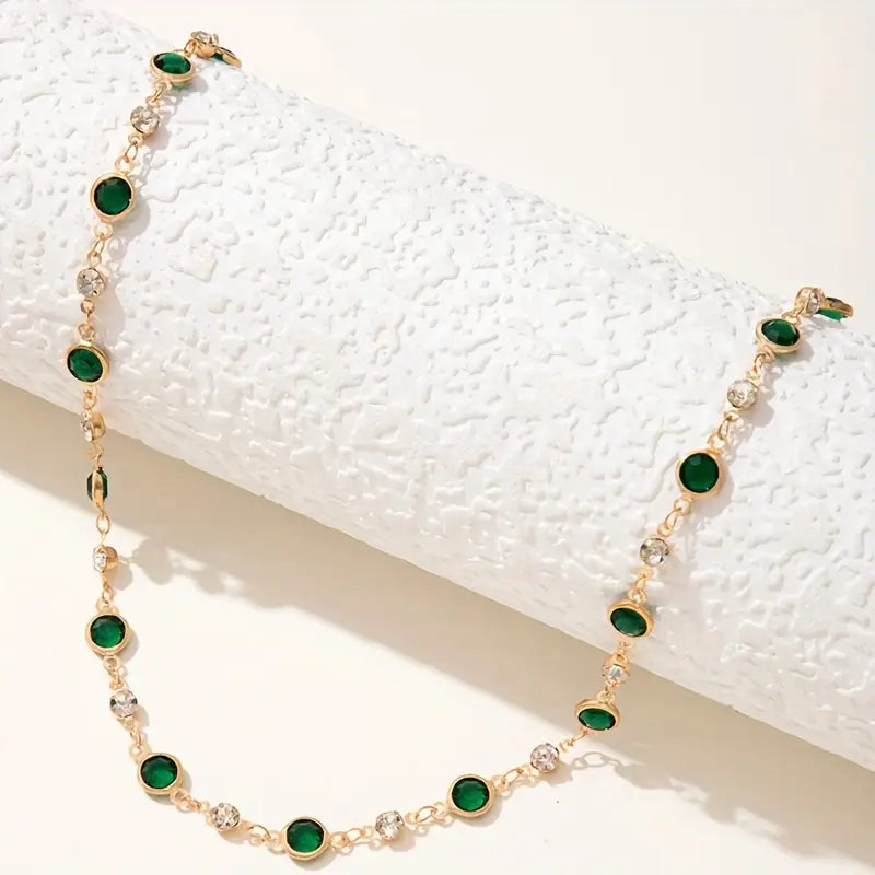 Emerald – Necklace with green emerald pendant