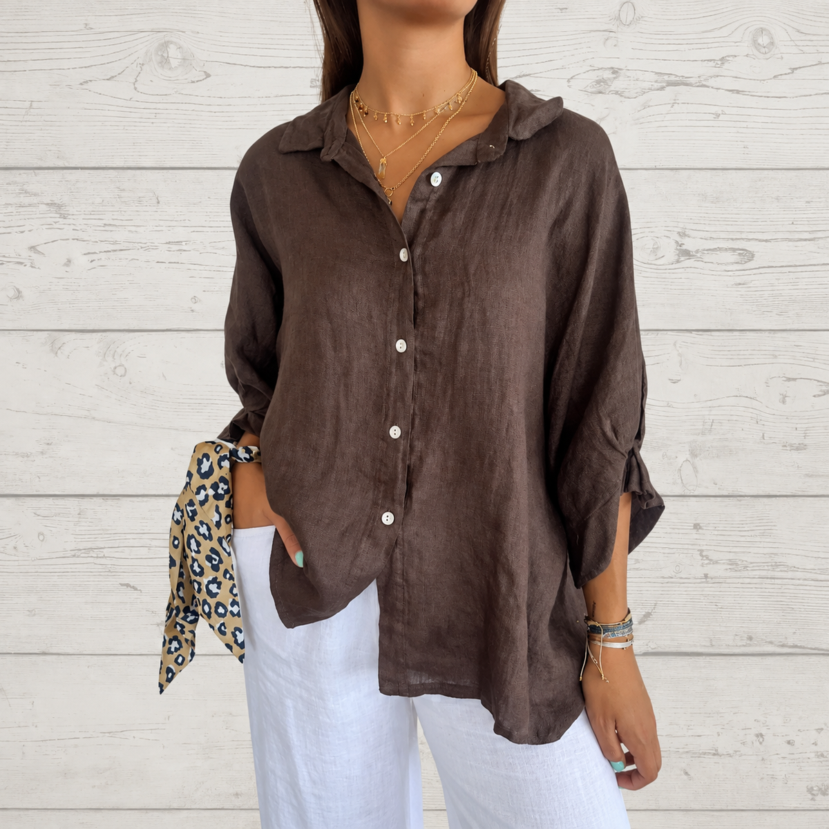 Madison - Elegant Blouse with Classic Design and Buttons