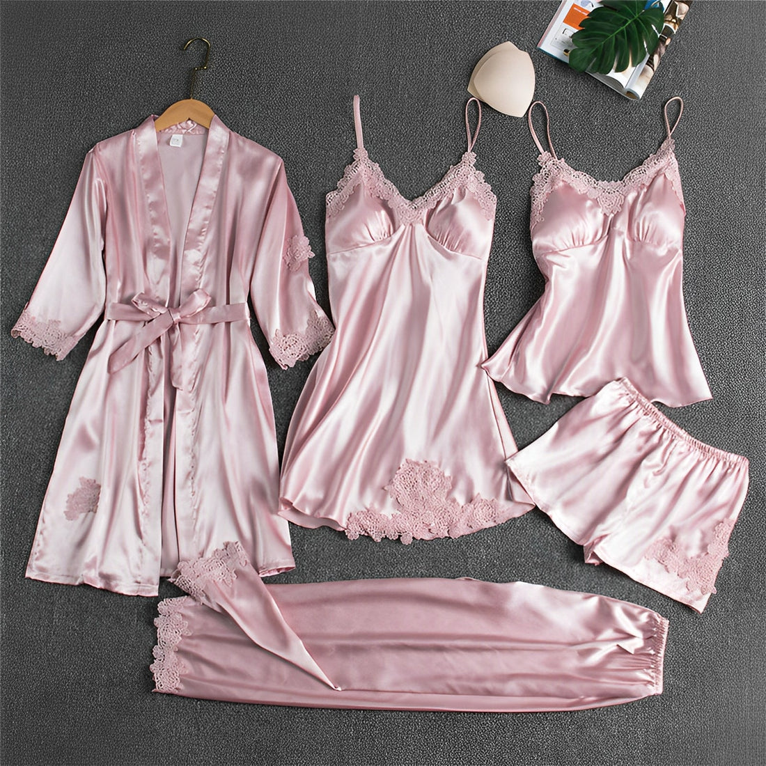 Roxy – Elegant and seductive pajama set for women