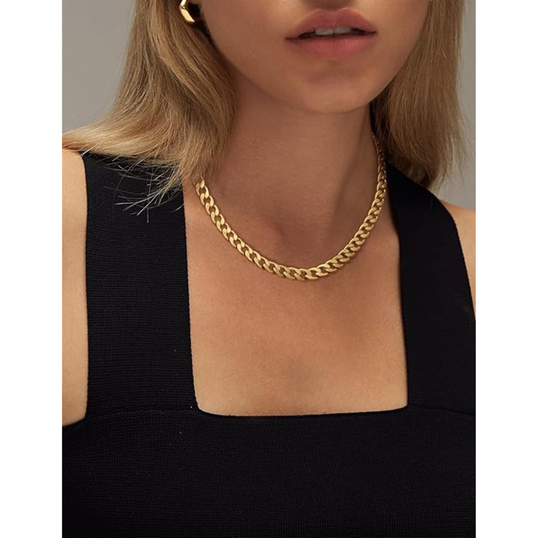Anabel – Necklace with golden links