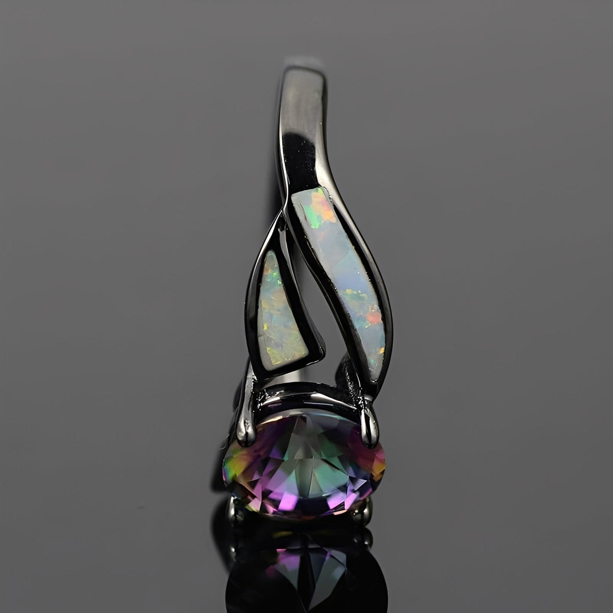 Mirella – Rainbow ring in opal and topaz