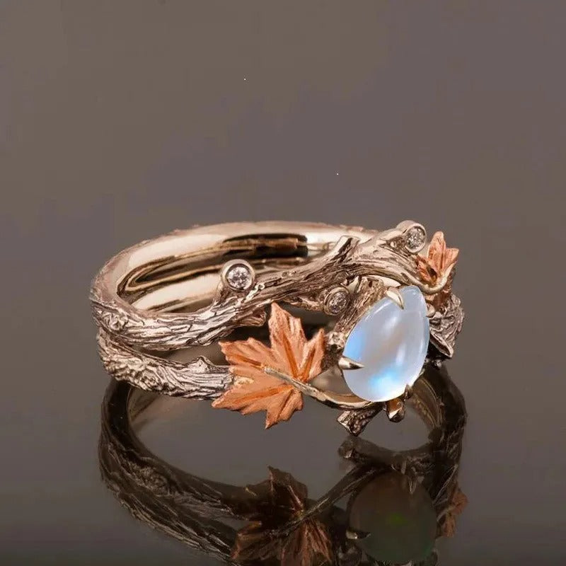Ysia – Ring of Moonstone in Natural Style